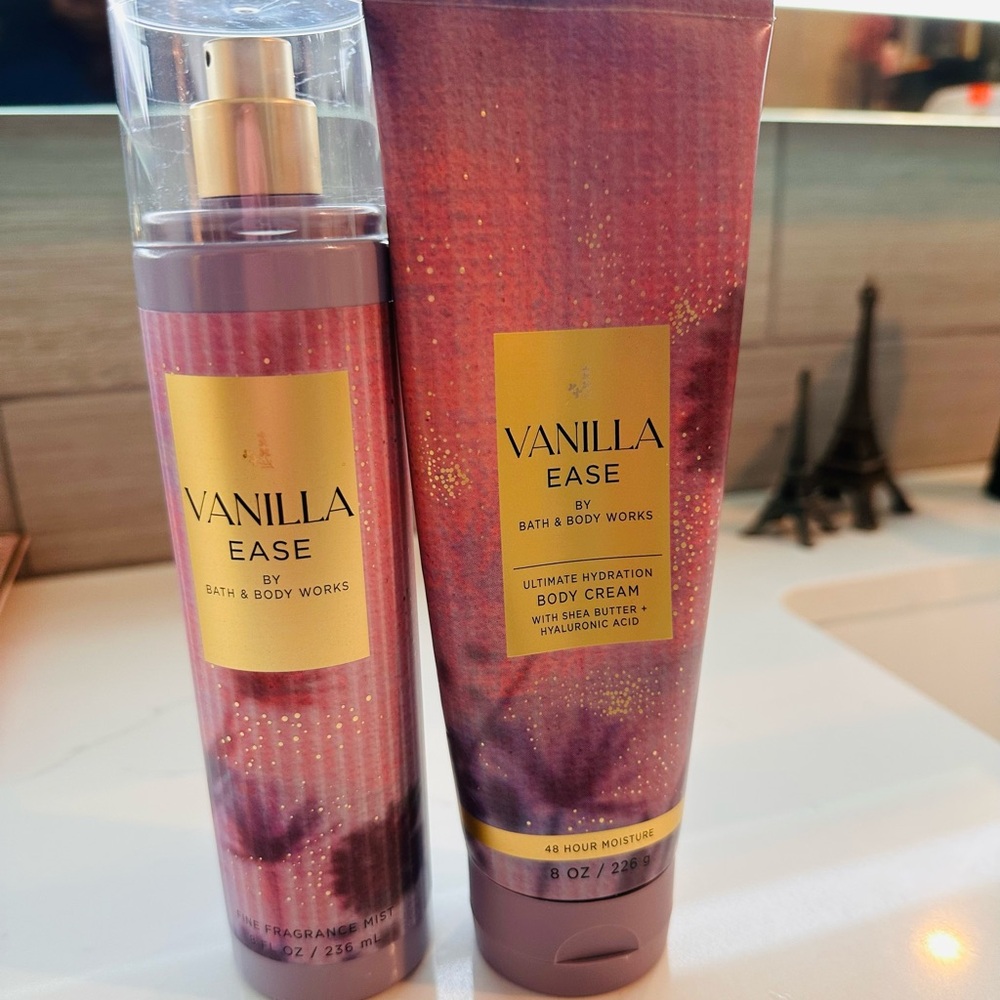 Bath & Body Works Vanilla Ease Body Care Set - Purple and Gold
